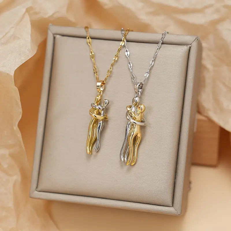 ✨ Elegant Couple Hug Heart Pendant Necklace – 18K Gold-Plated Romantic Jewelry Gift for Women 💖